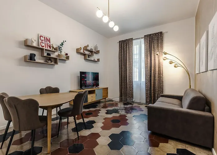 Macro House Apartment